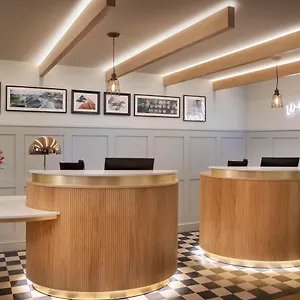 Hotel Leonardo